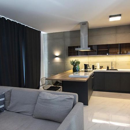 El Apartments - Antares Poznań Buitenkant foto