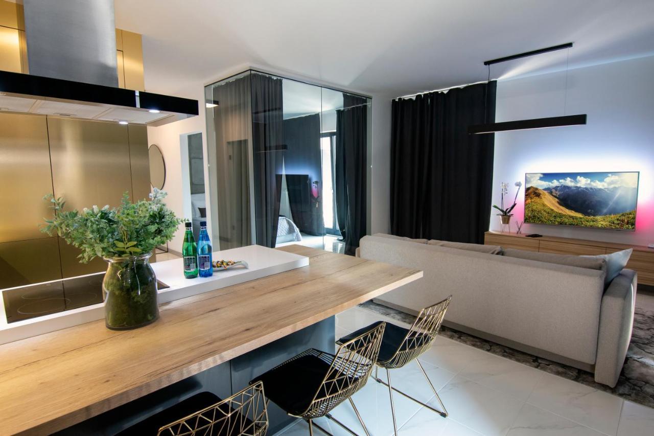 El Apartments - Antares Poznań Buitenkant foto